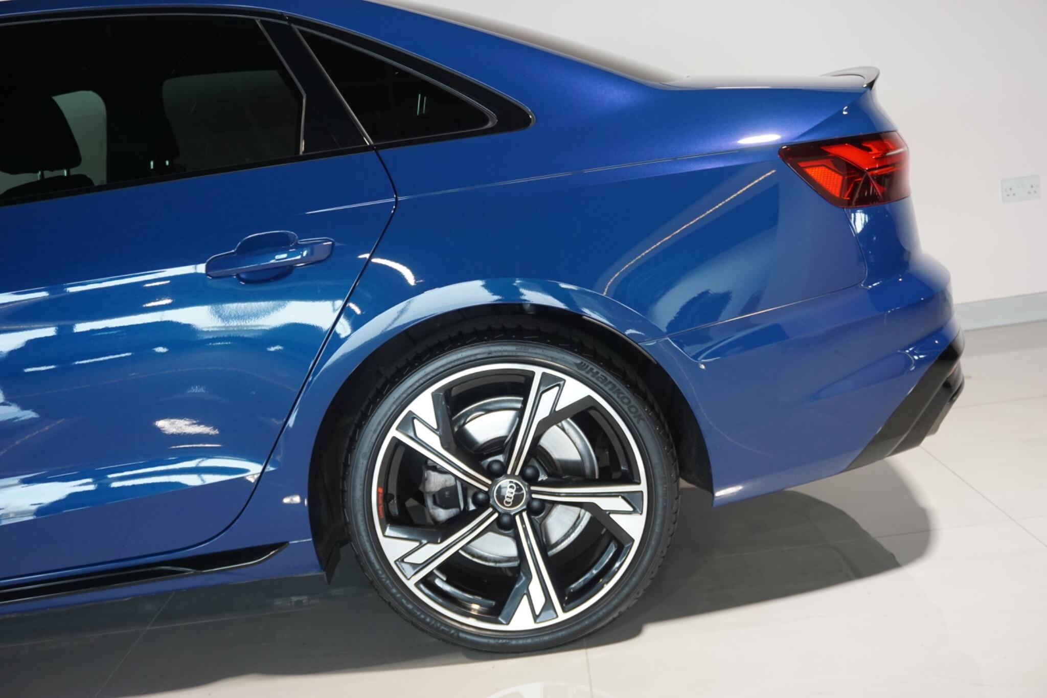 Audi A4 2.0 TDI 40 Black Edition Saloon 4dr Diesel S Tronic quattro Euro 6 (s/s) (204 ps)